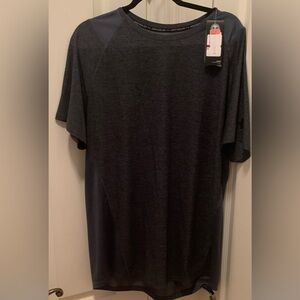 NWT Under Armour T shirt XXL. Never worn. Bought to use as under shirt.